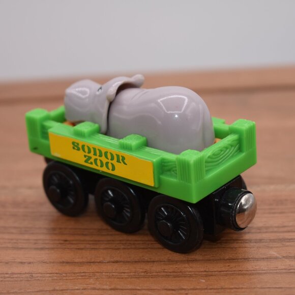 Hippo Car - Thomas & Friends Wooden Railway Sodor Zoo Friends Engine Opens Mouth - Picture 4 of 5